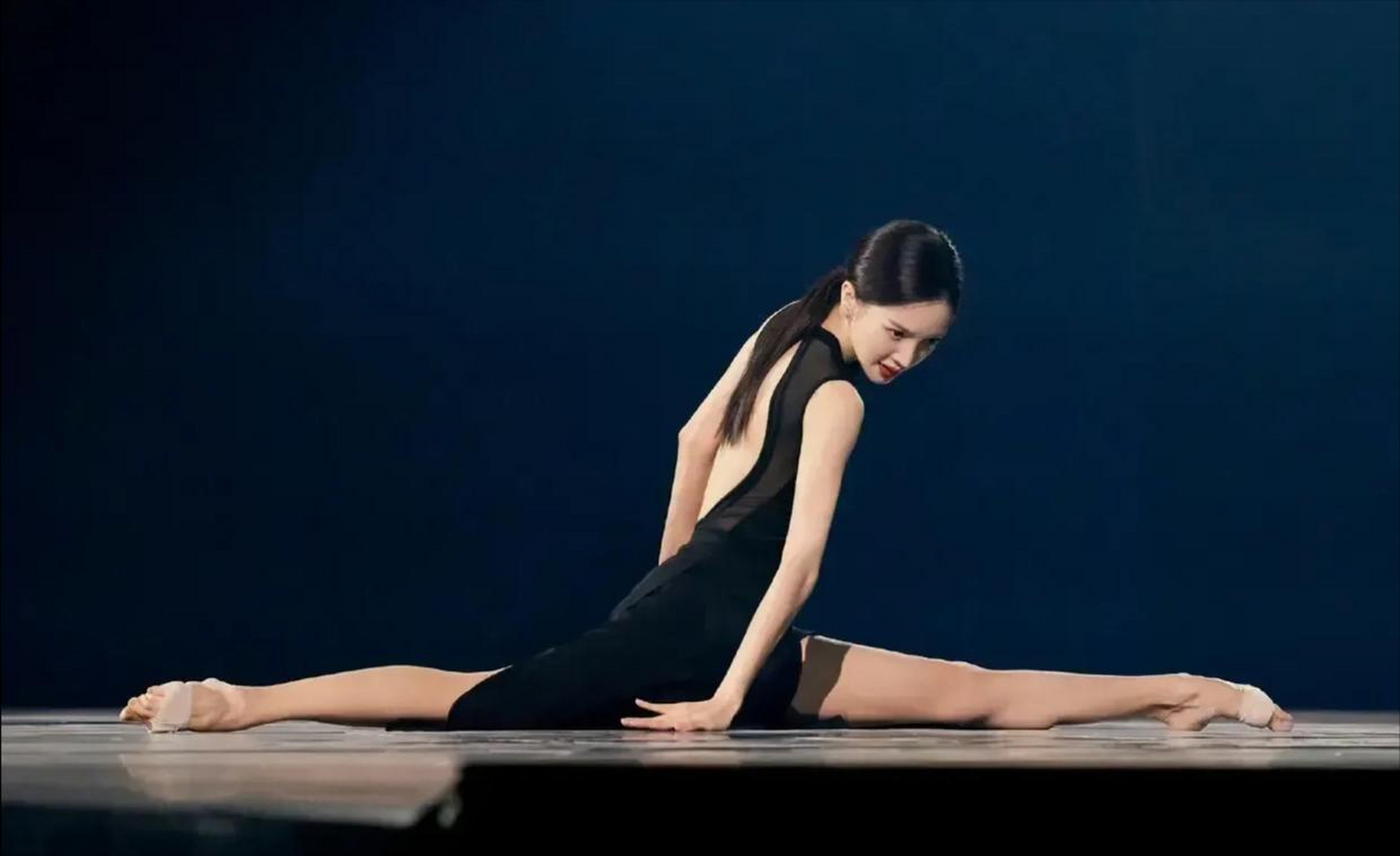 金晨不愧是舞蹈演员出身