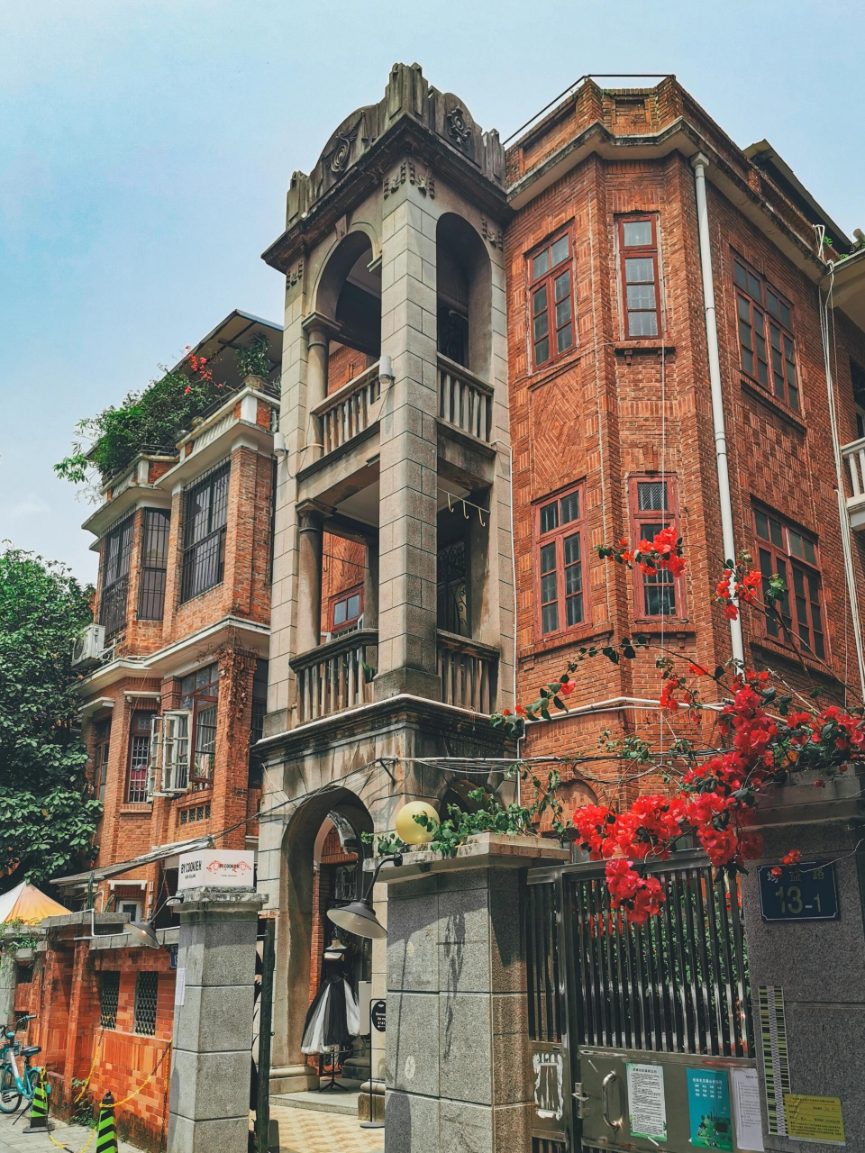 穿越时空的旅行#   广州现存最大的中西合璧民国别墅建筑群.