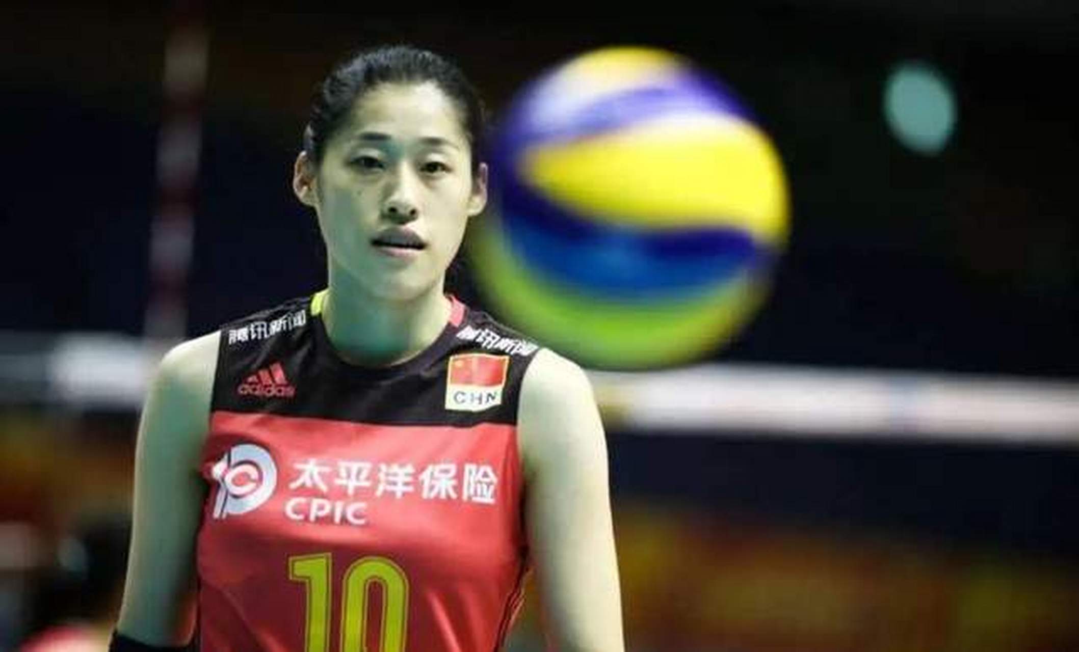 女排传奇刘晓彤!退役后华丽转身教练,领导北汽女排,助阵u16国家队.