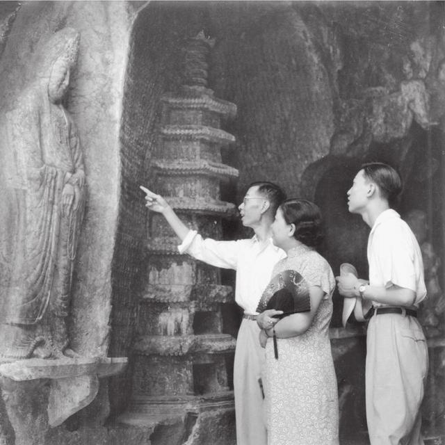 傅聪出走英国后,傅雷十个月未与其通信,父子此生未再见面