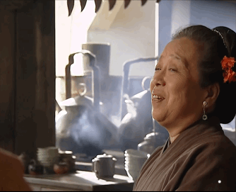 "容嬷嬷"李明启:演戏多年,爆火后人见人骂,如今怎样了?