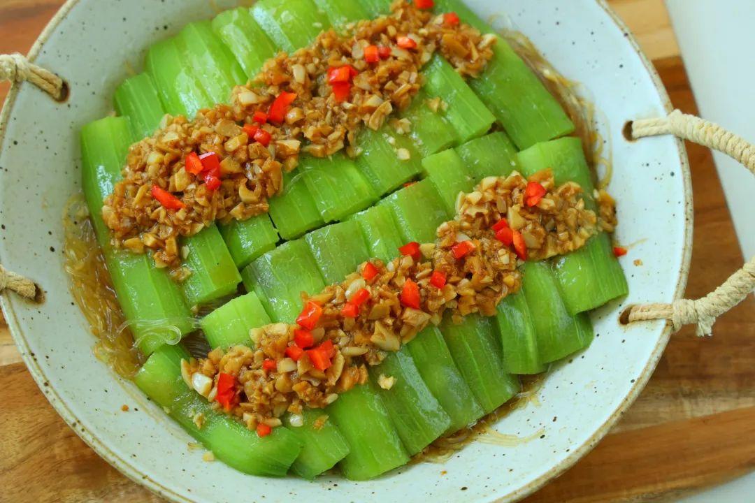 夏天一定要吃这道素菜,蒸一蒸10分钟搞定,开胃爽口,汁多超下饭