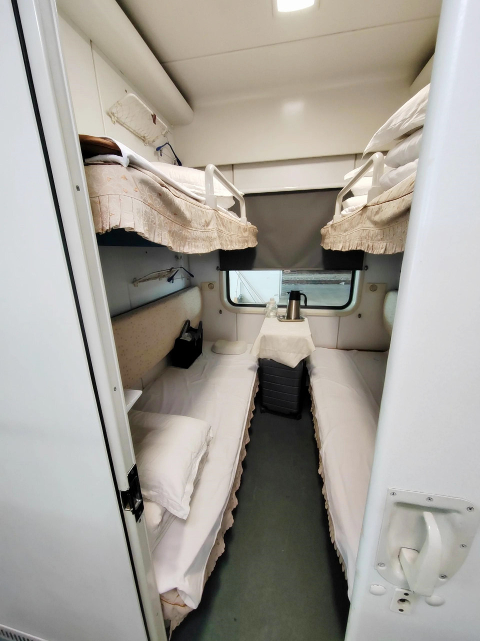 火车软卧是什么样子的图片  我真的觉得软卧很好!