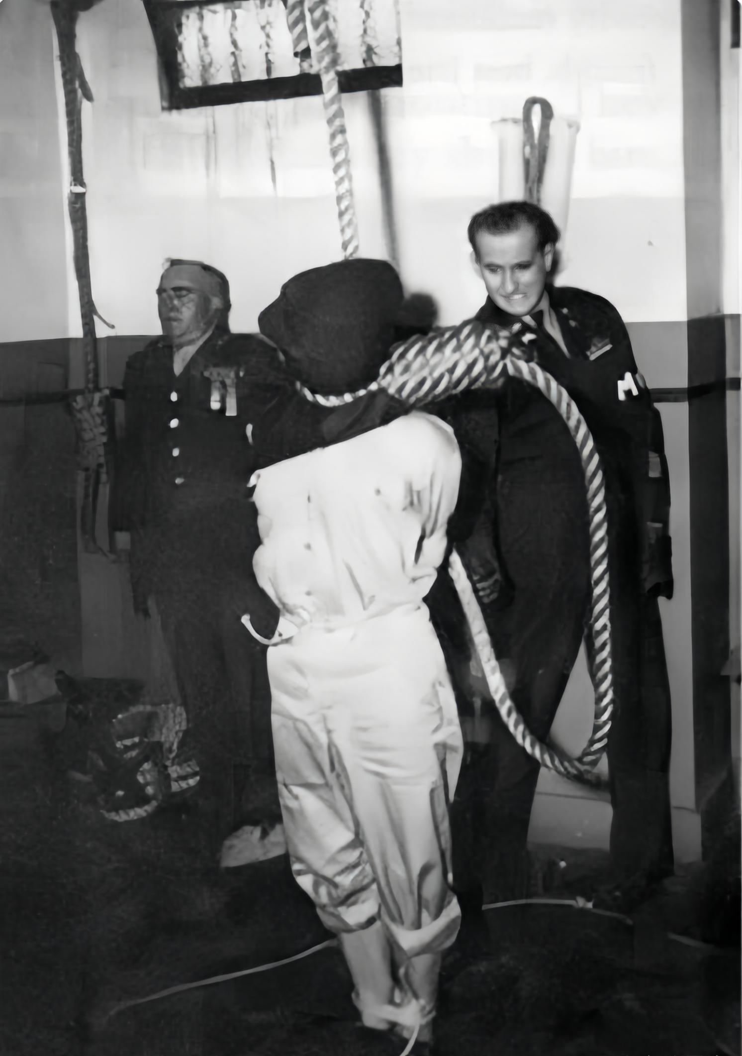 1948年,东条英机在巢鸭监狱面临绞刑