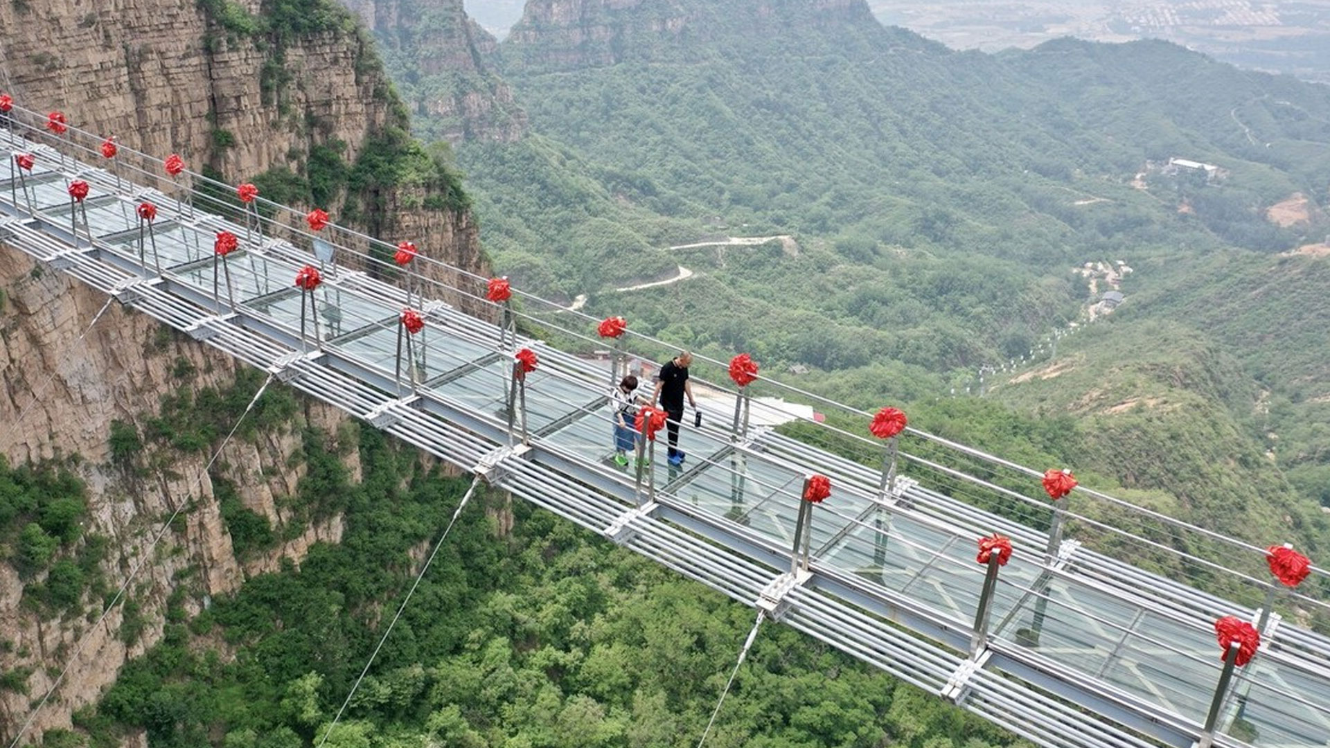 红崖谷玻璃栈道图片