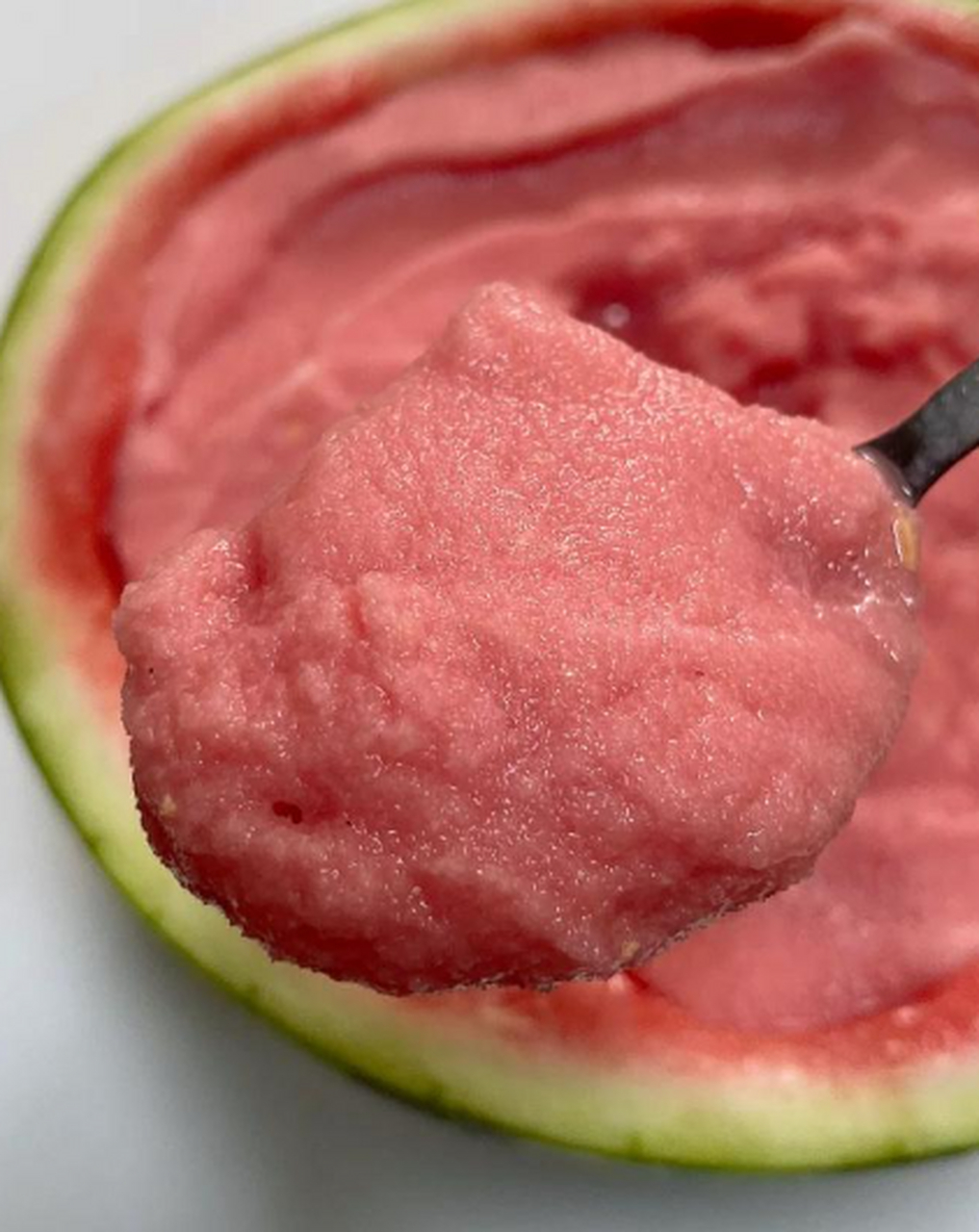 自制西瓜沙冰!真的巨好吃啊,夏天来上一口太冰爽了!