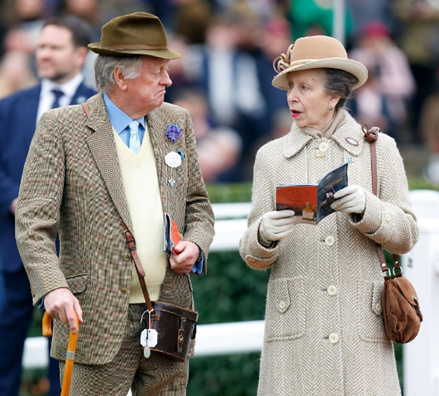 安妮公主和卡米拉前夫保持着多年的友谊,难怪她能够坐上王后的位置