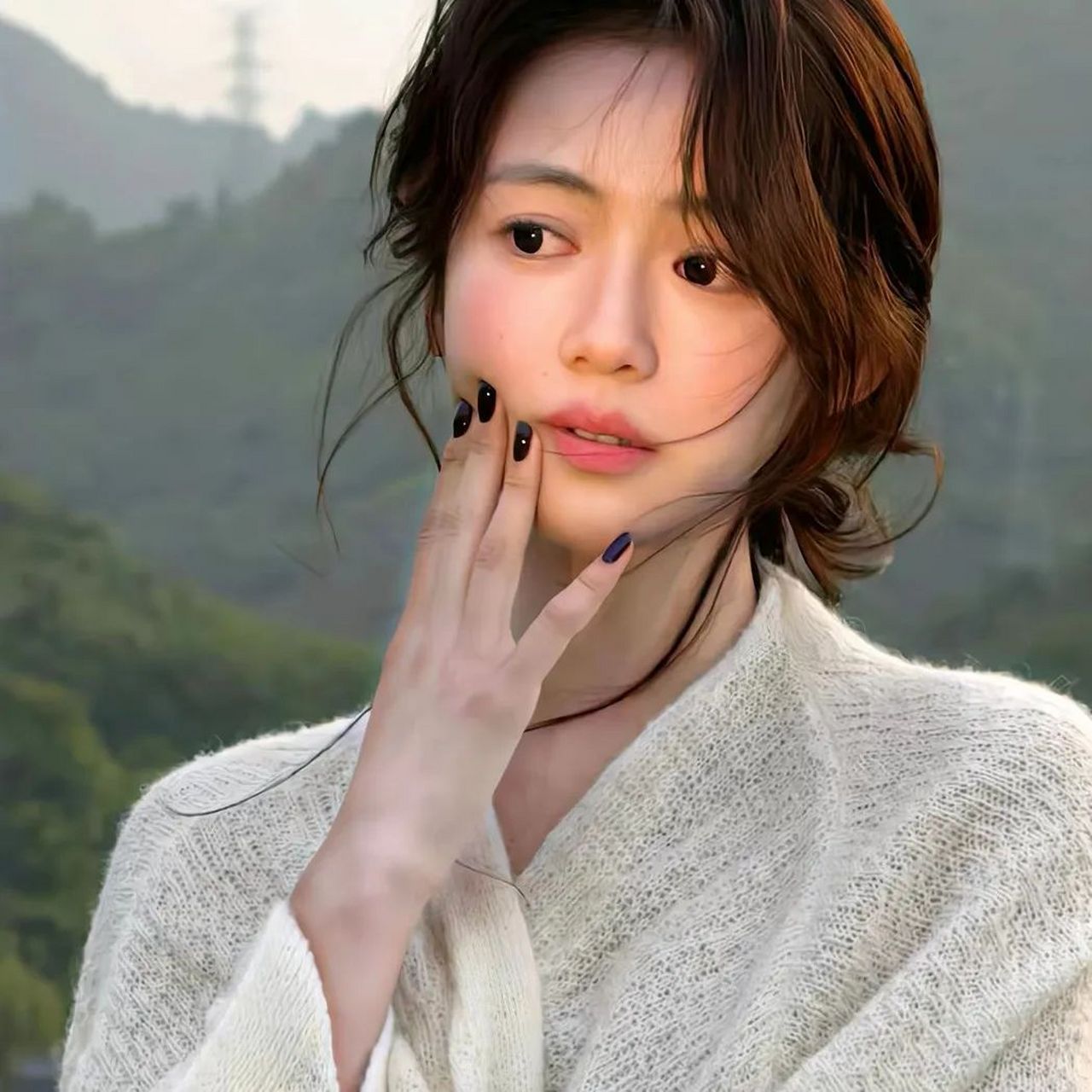 纷扰的世界适合独处/女生头像