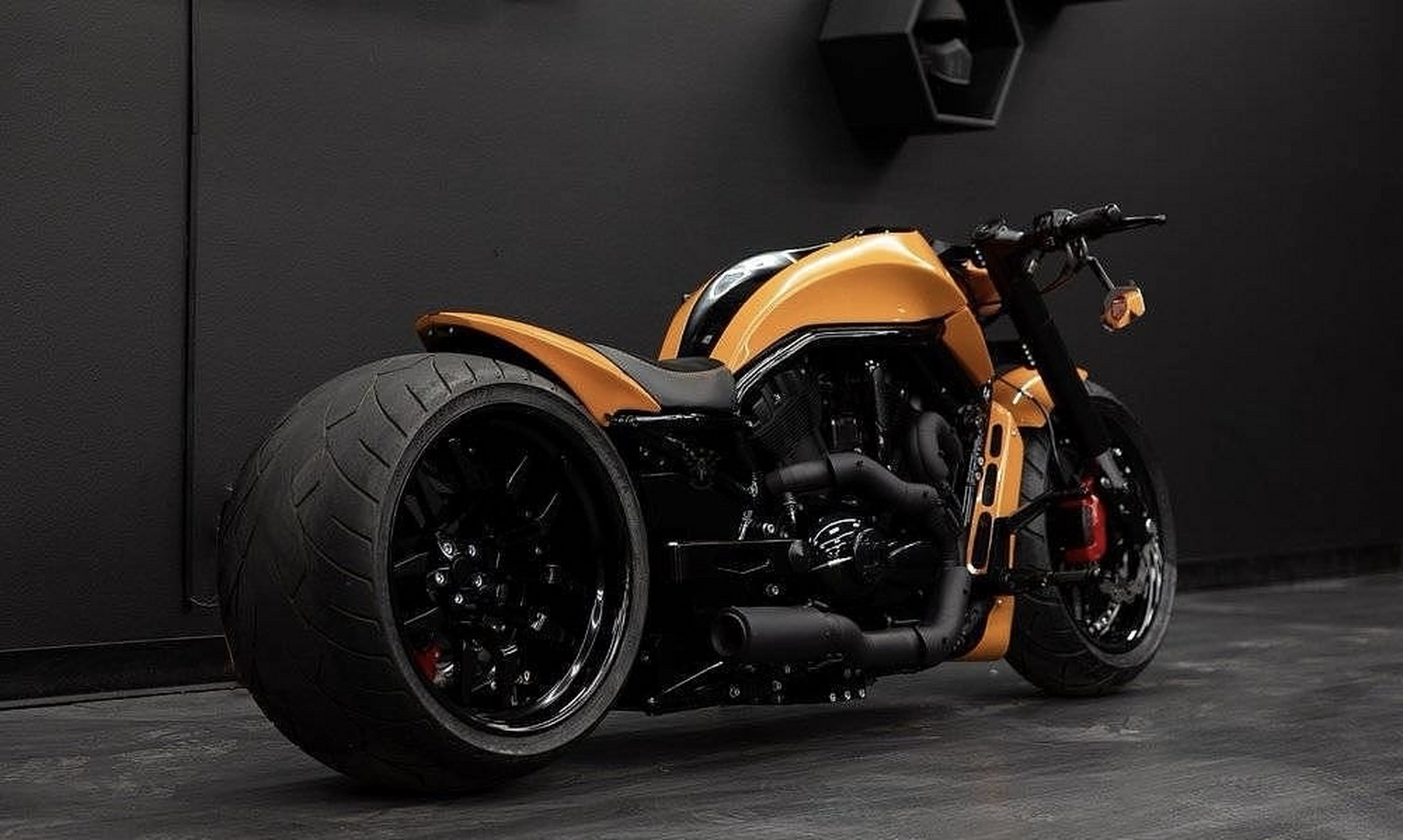 改装定制 | 胖橘mammoth 哈雷肌肉v-rod改装欣赏