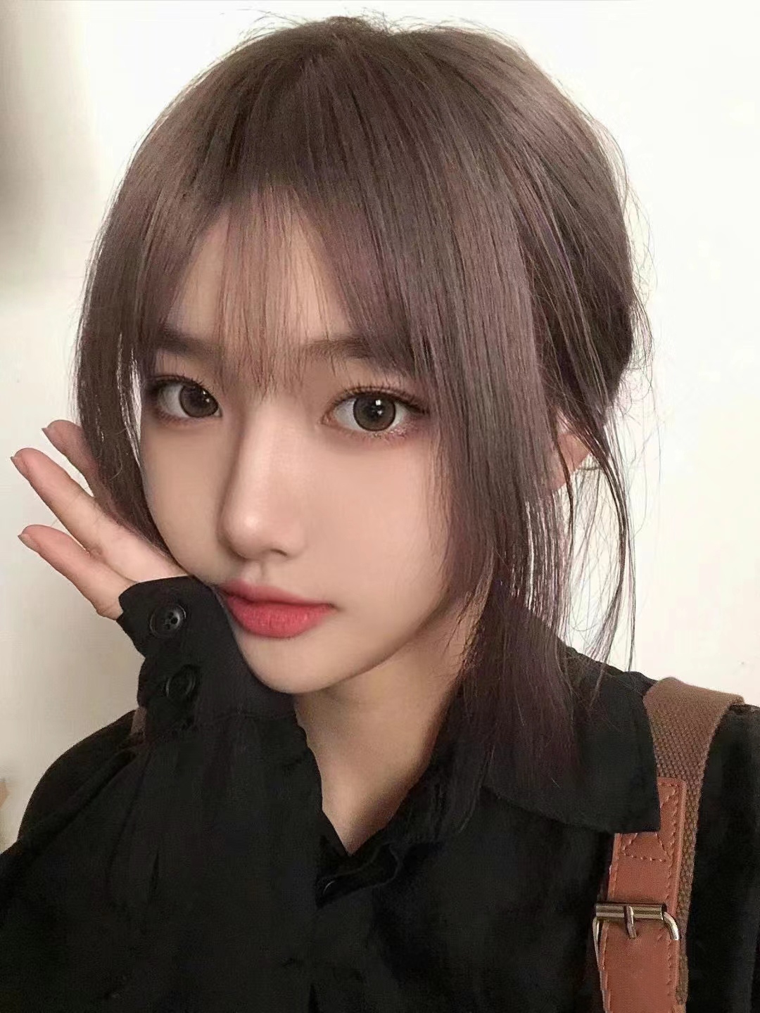 短发小姐姐的魅力无人可挡一双眼睛更是清澈透明炯炯有神