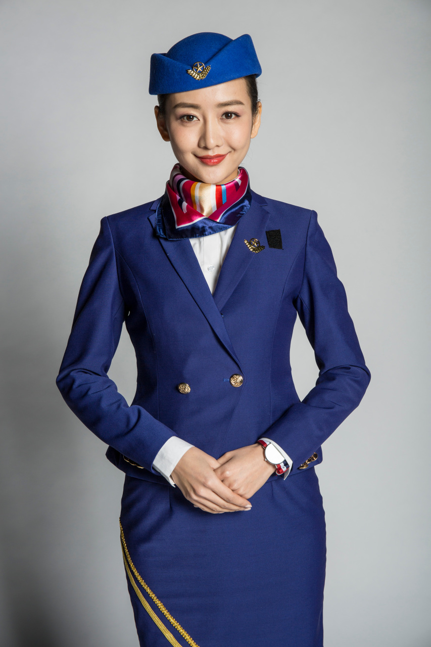 王鸥是位出色演员,演技得到观众认可,她的穿搭也很亮眼.