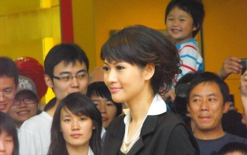 在沈星成为主持人的道路上,母亲功不可没.