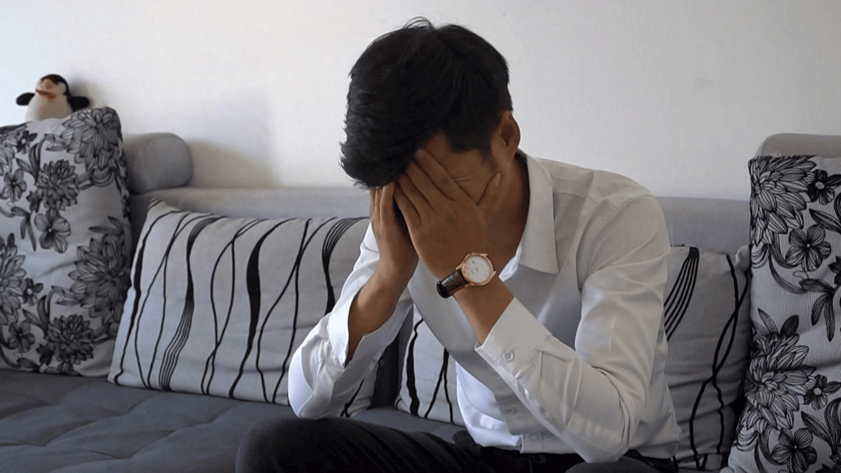 街上撞见妻子和情夫,我一路跟踪到酒店门外,打电话喊丈母娘看戏