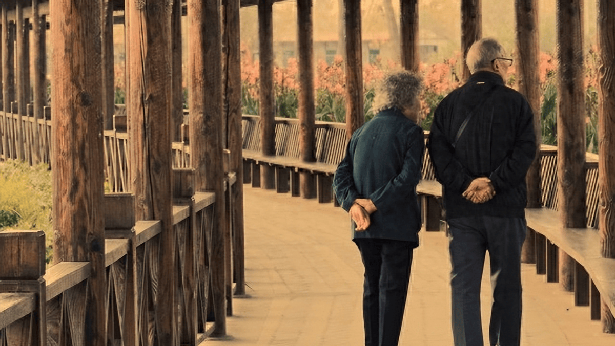 我是离异少妇,被老男人睡了之后,还被他坑了不少的钱