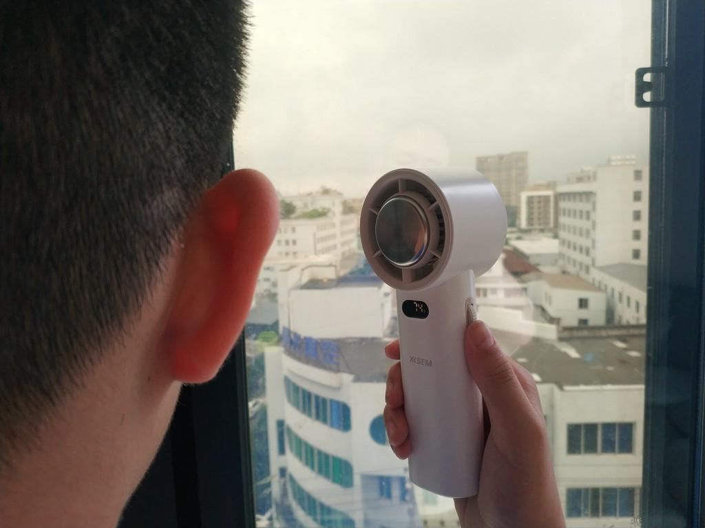 随身小空调:西圣wind手持小风扇