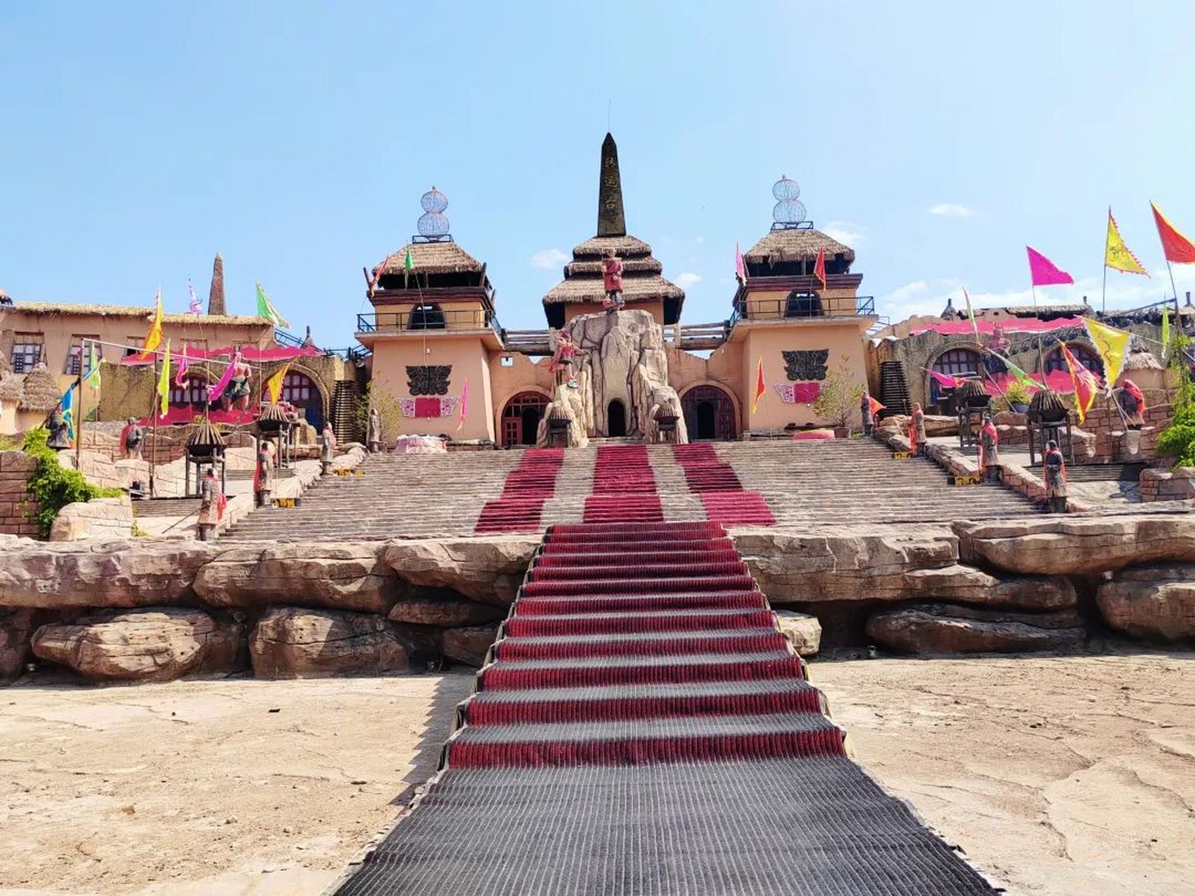 中国周城景区位于陕西周至,以周文化为主题,融合休闲游玩项目.