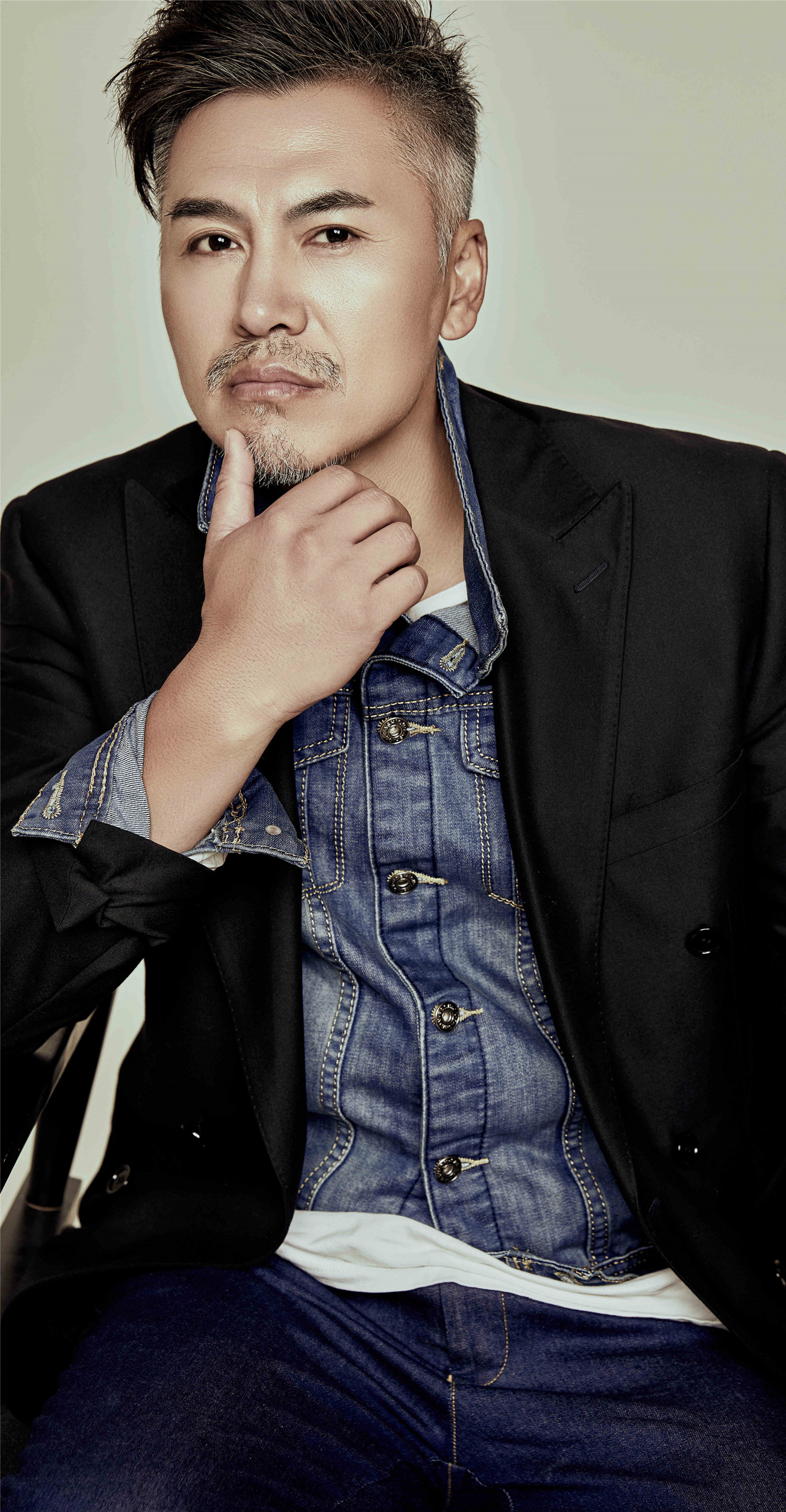 "百变演员"淳于珊珊,55岁宝刀未老,娶富家女生四子全家乐开怀