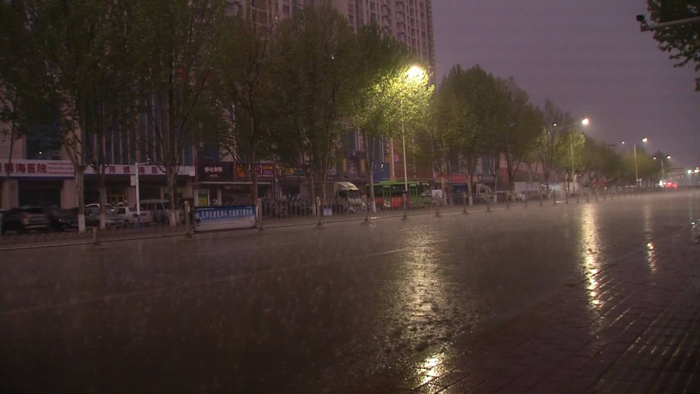 暴雨警报 山东今夜将迎猛烈风雨