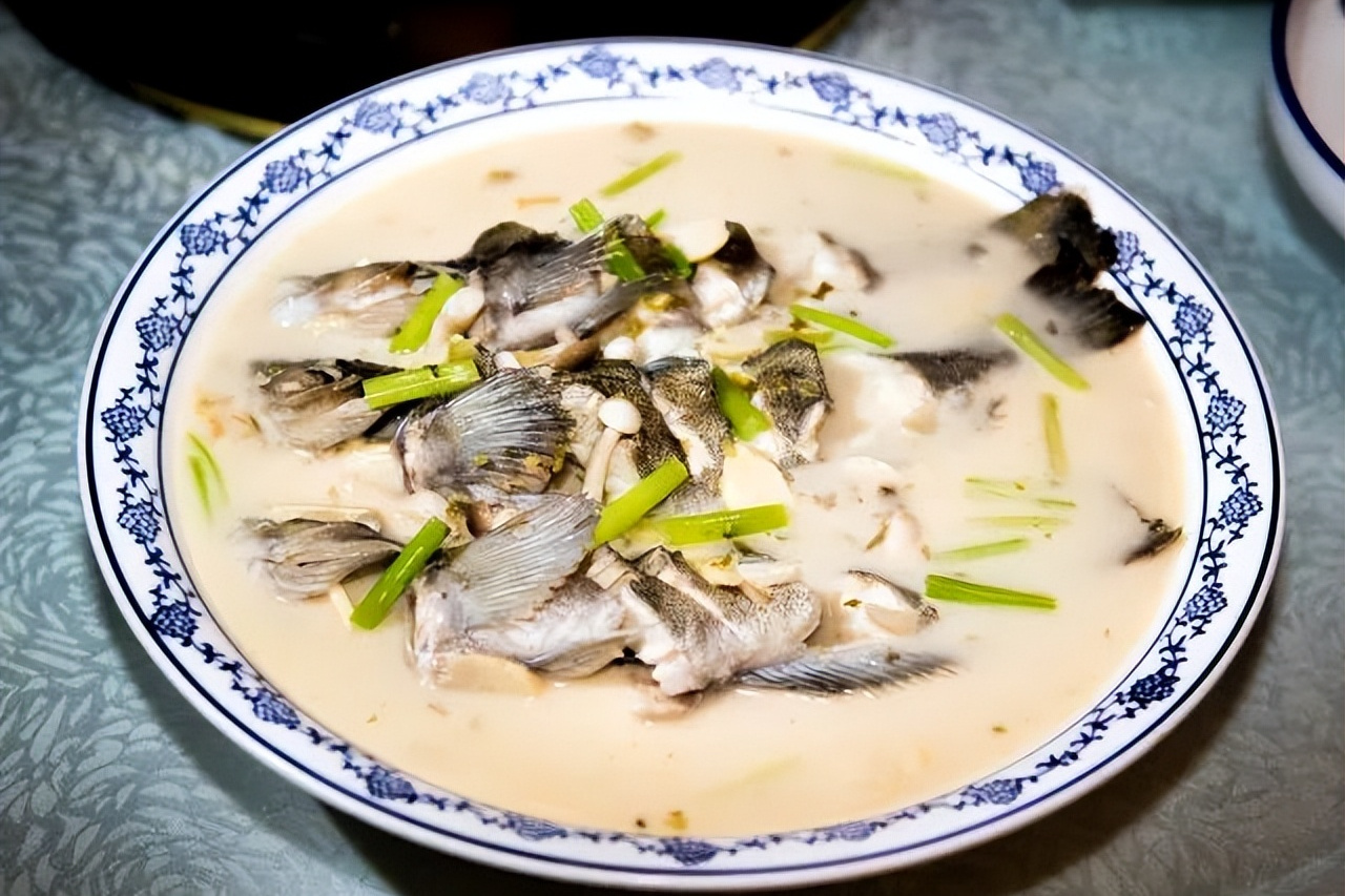 小姐鱼,即繸鳚,分布于太平洋西北海域,肉质鲜美,营养价值高.