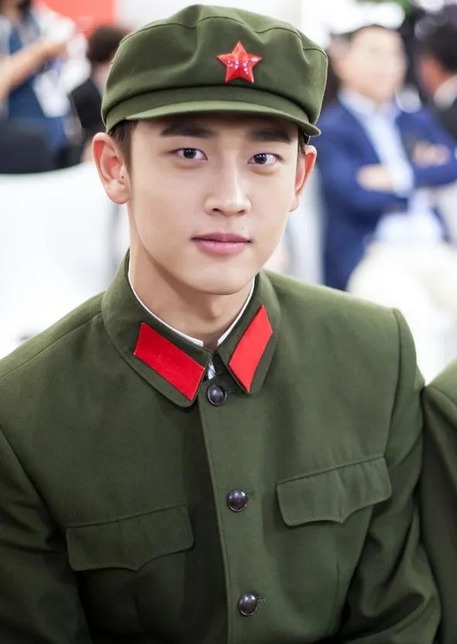 65式军装就是帅! 三块红老兵喜欢! 三块红永驻心中!