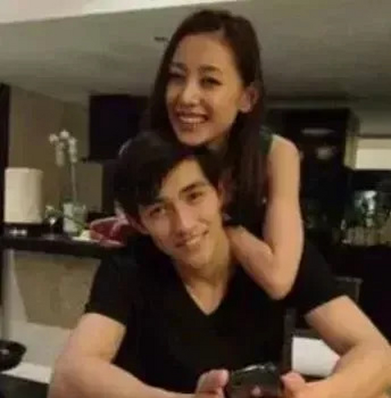 张天爱坐实了恋爱脑八年时间两段恋情均是被出轨(李子峰六年 徐开骋