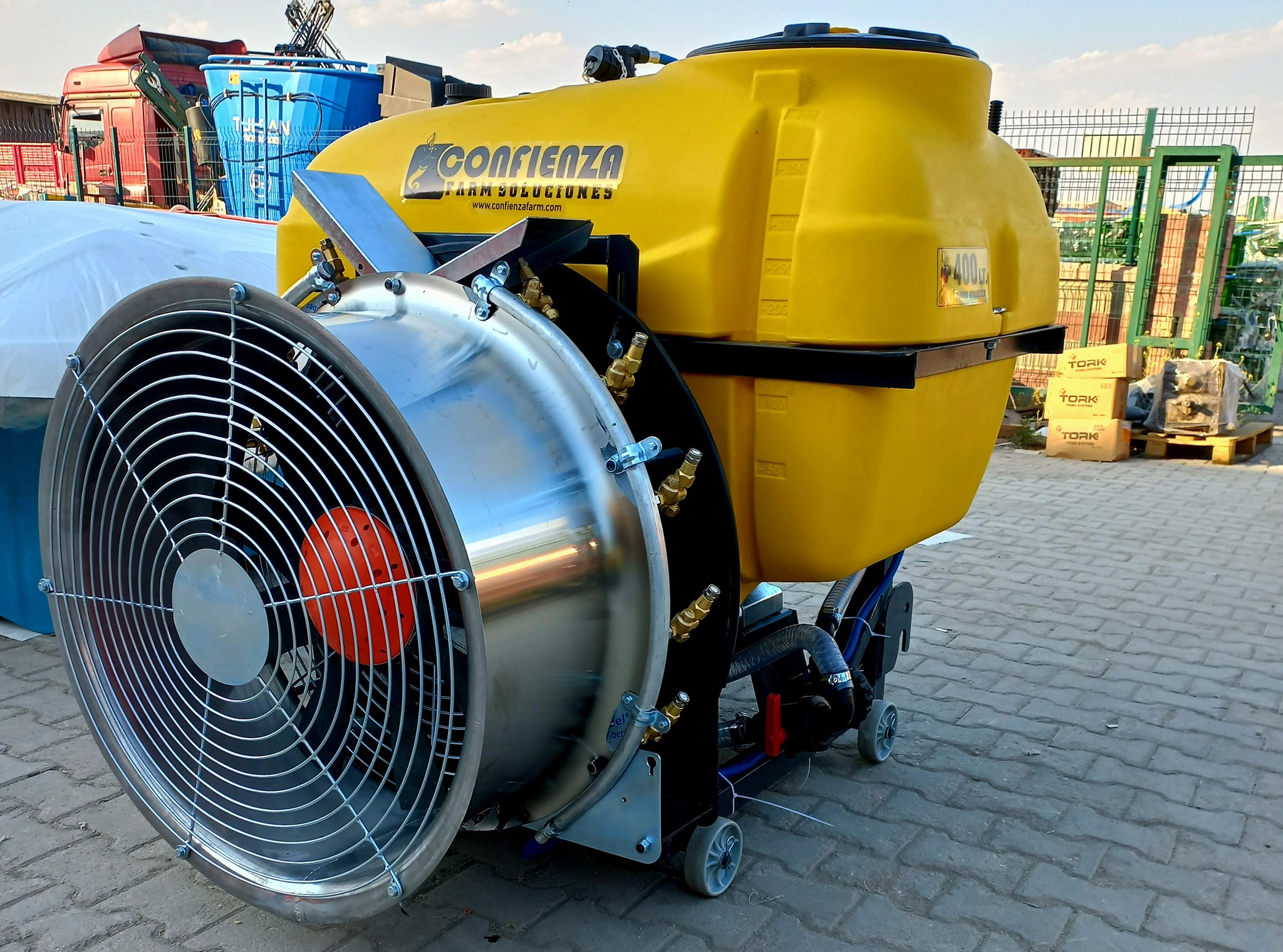 更受果农喜欢的背负式果树喷药机