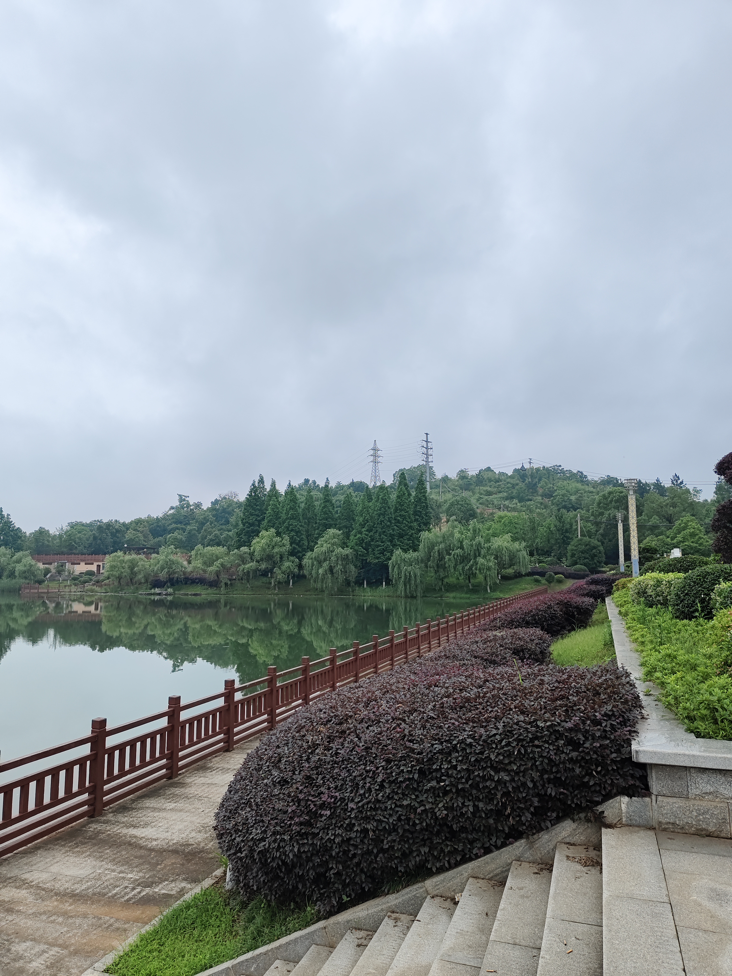 你一定要记住,赚钱的顺序千万别搞反了,很多人努力