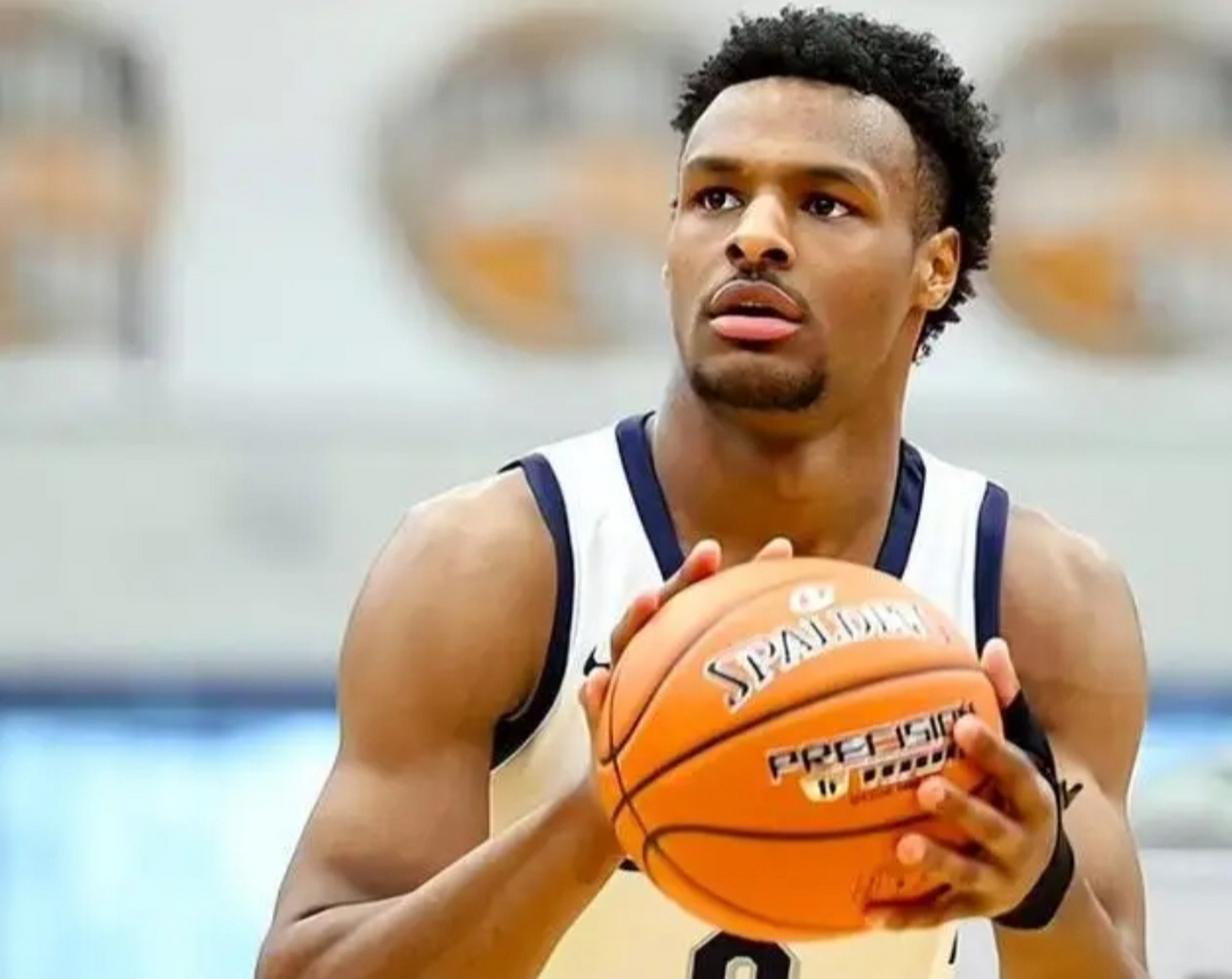 今日詹姆斯的经纪人里奇保罗在露天看台的专访中谈到了有关布朗尼的