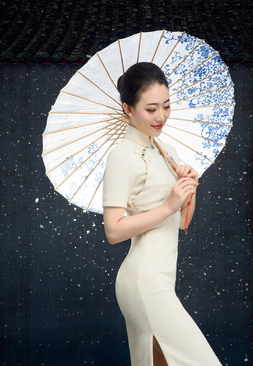 旗袍美女,江南烟雨不及你!