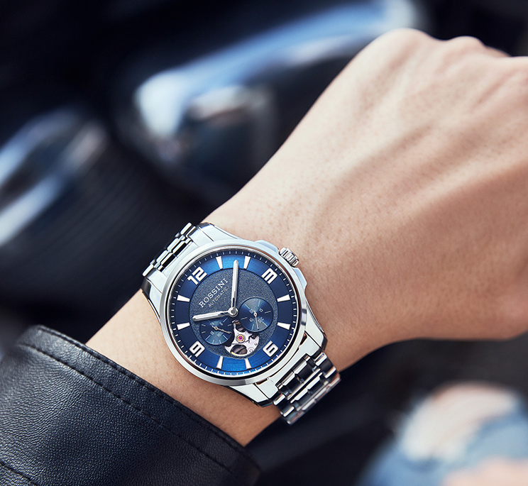 今天为大家推荐一款罗西尼(rossini)的手表,男士自动机械表,蓝盘钢带