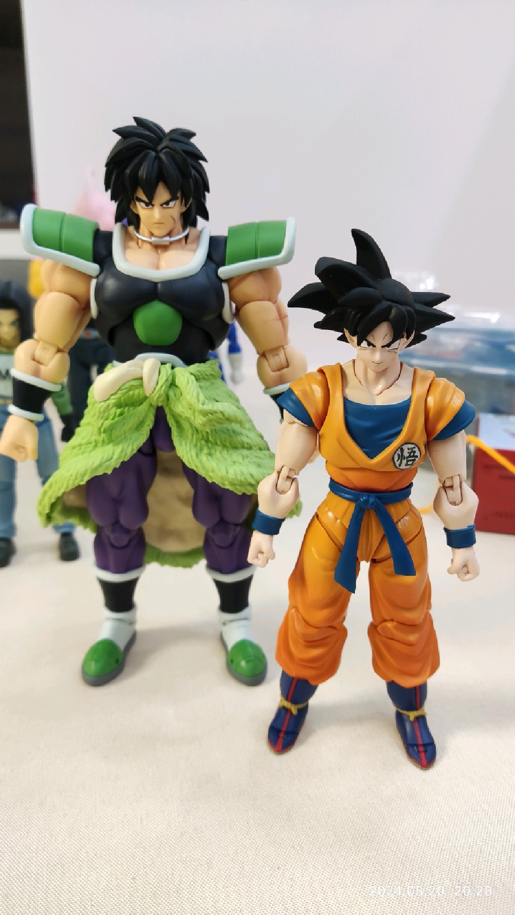 美女拍照万代shf龙珠系列孙悟空与布罗利