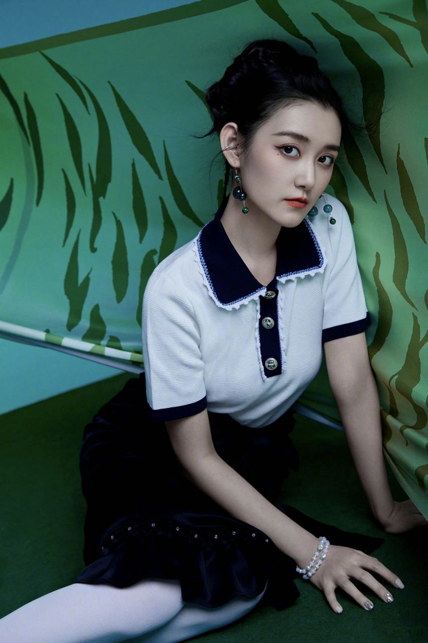 蒋依依颜值高演技好,为啥没火起来呢?