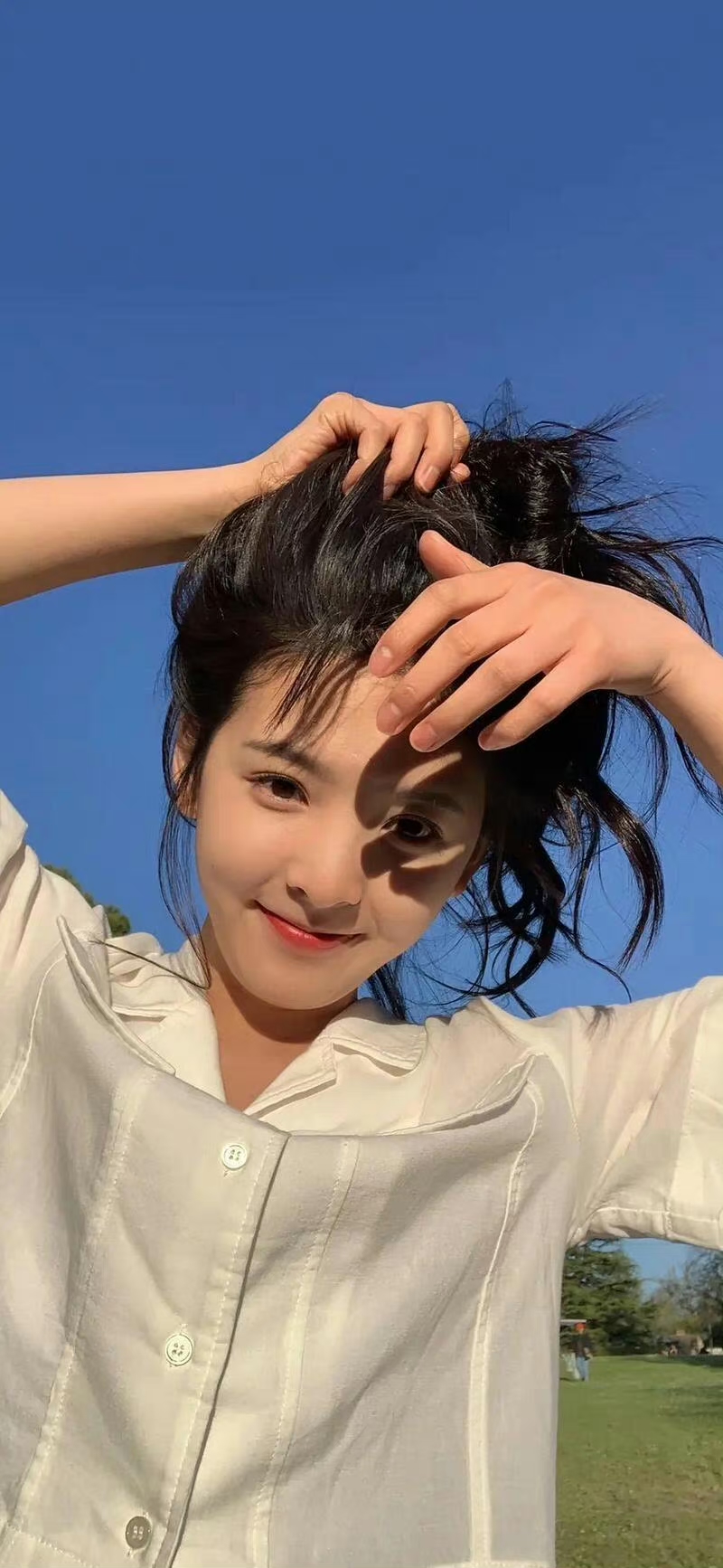 她的治愈系笑容,是心灵的良药,让人在困境中找到力量.