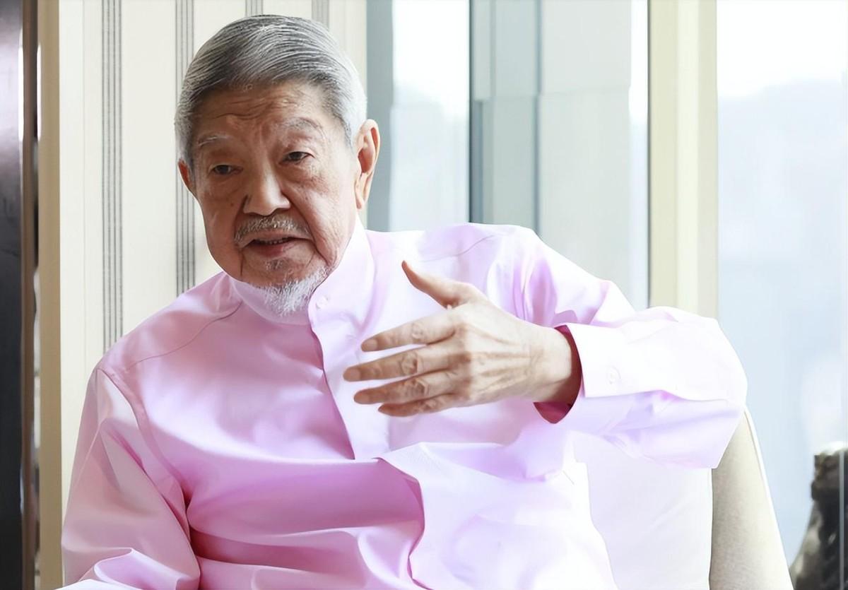 82岁的蔡澜:无儿无女,每月50万住高档酒店养老