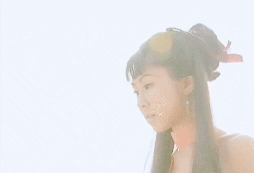 扮演的婠婠其实是出自《大唐双龙传》的角色设定,她是一名魔教的妖女