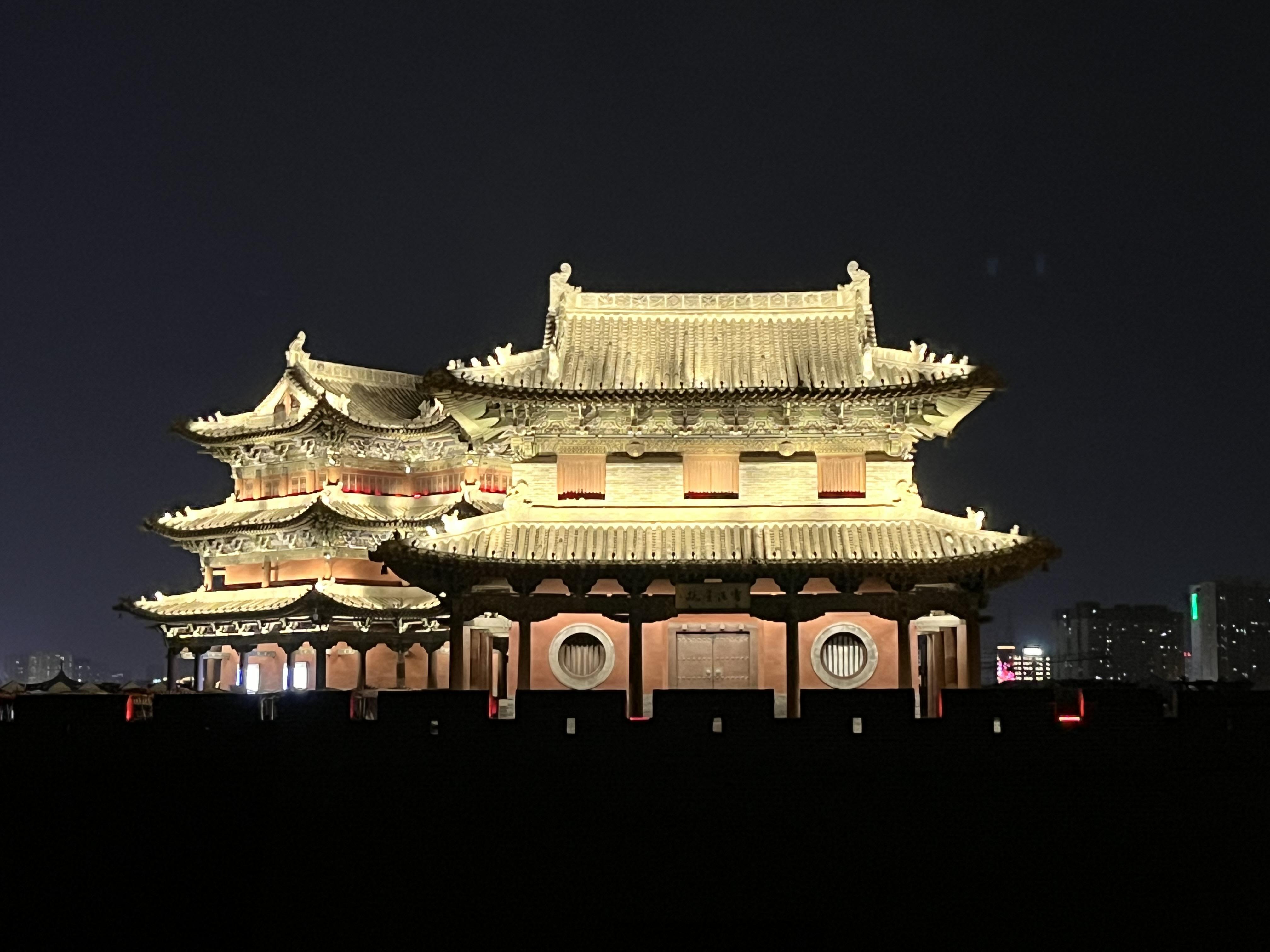 山西大同古城一日游:观华严寺,善化寺,登古城墙,品特色美食