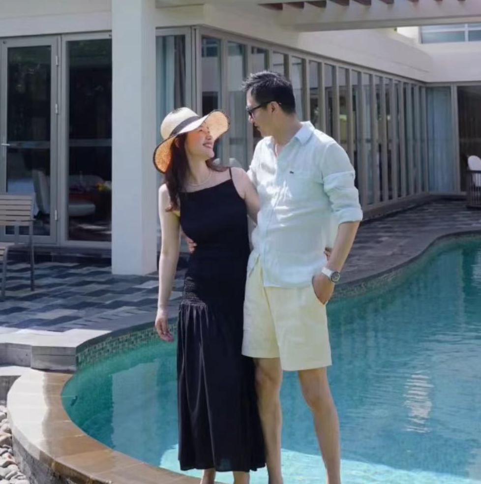 女星李呈媛庆结婚7周年,曾因大手术无法行走,全赖丈夫鄢颇照顾