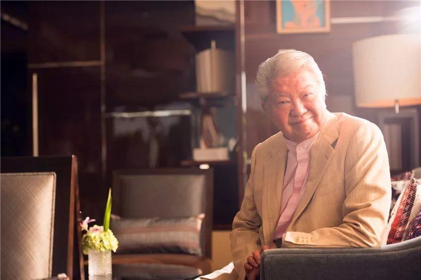 82岁的蔡澜:无儿无女,每月50万住高档酒店养老