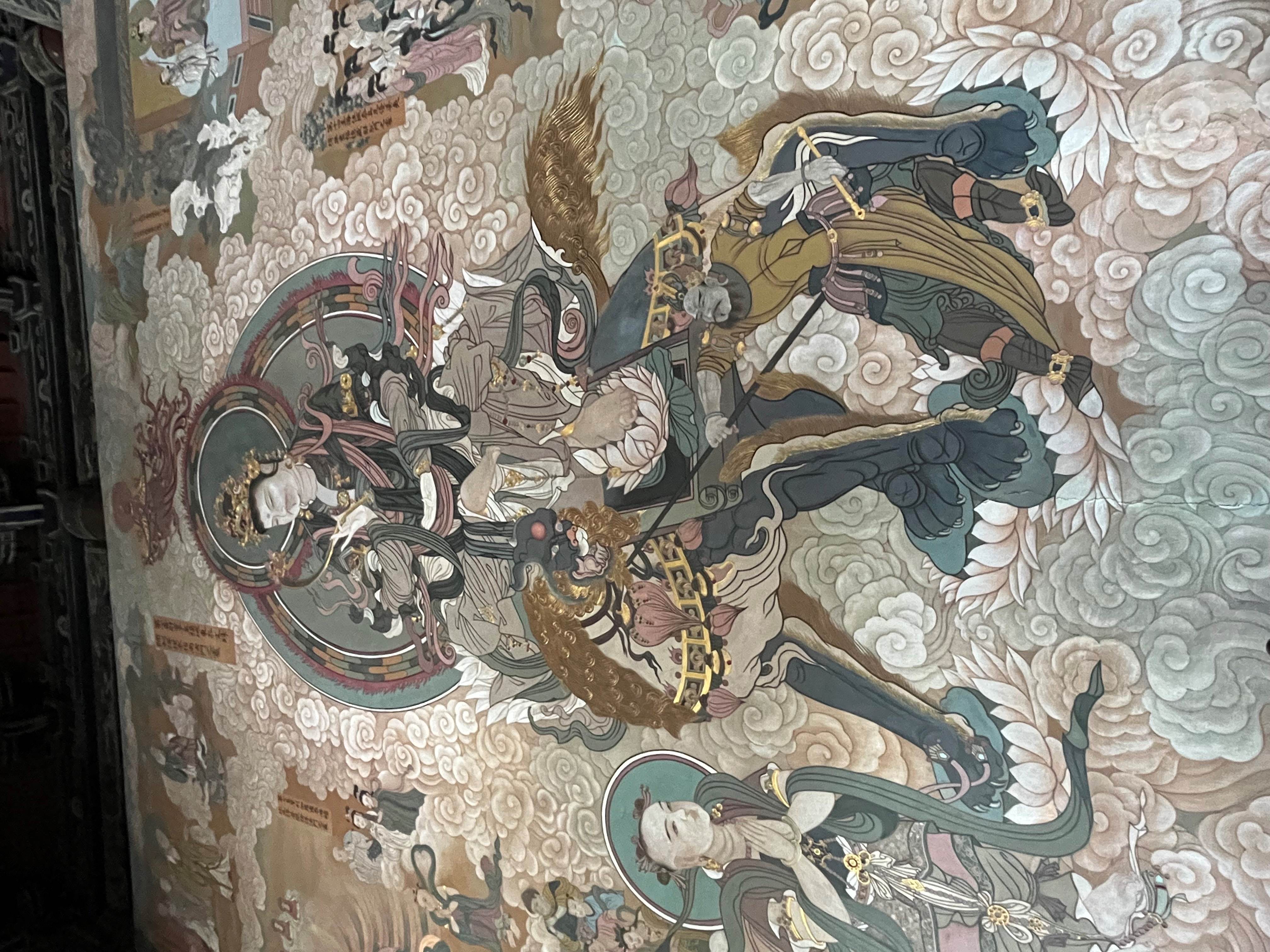 这一项壁画再造工程被认为"不让古人".华严寺坐西朝东,分为上下两寺.