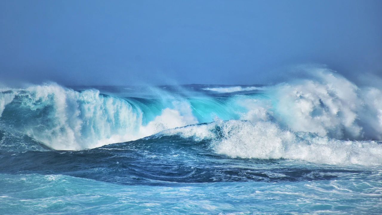 ios壁纸海浪图片