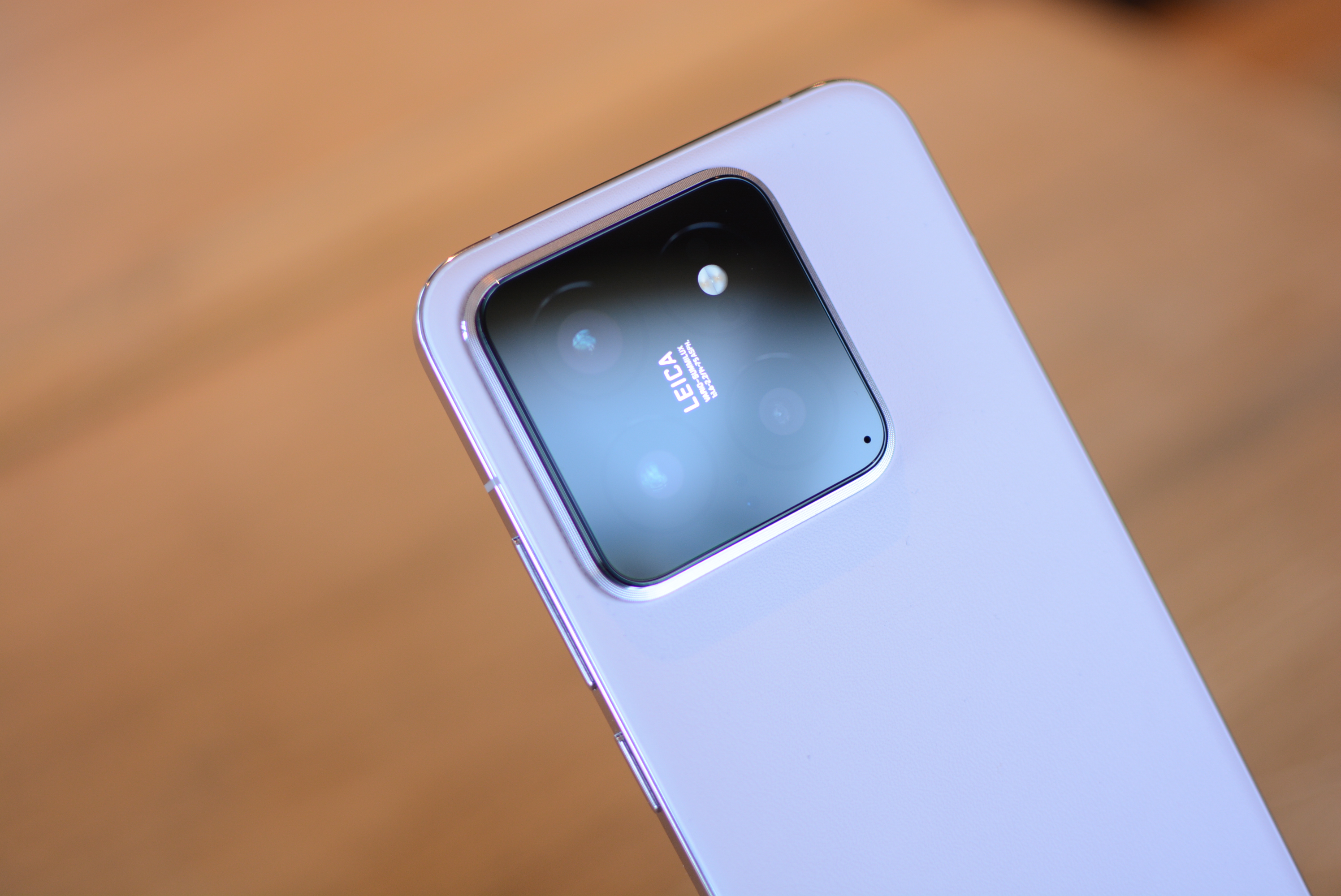 这款手机以其强大的性能和合理的价格获得市场认可