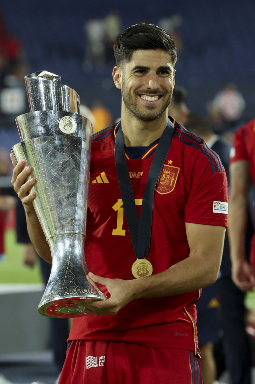 西班牙公布了欧洲杯29人初选名单,28岁的阿森西奥无缘2024年欧洲杯.