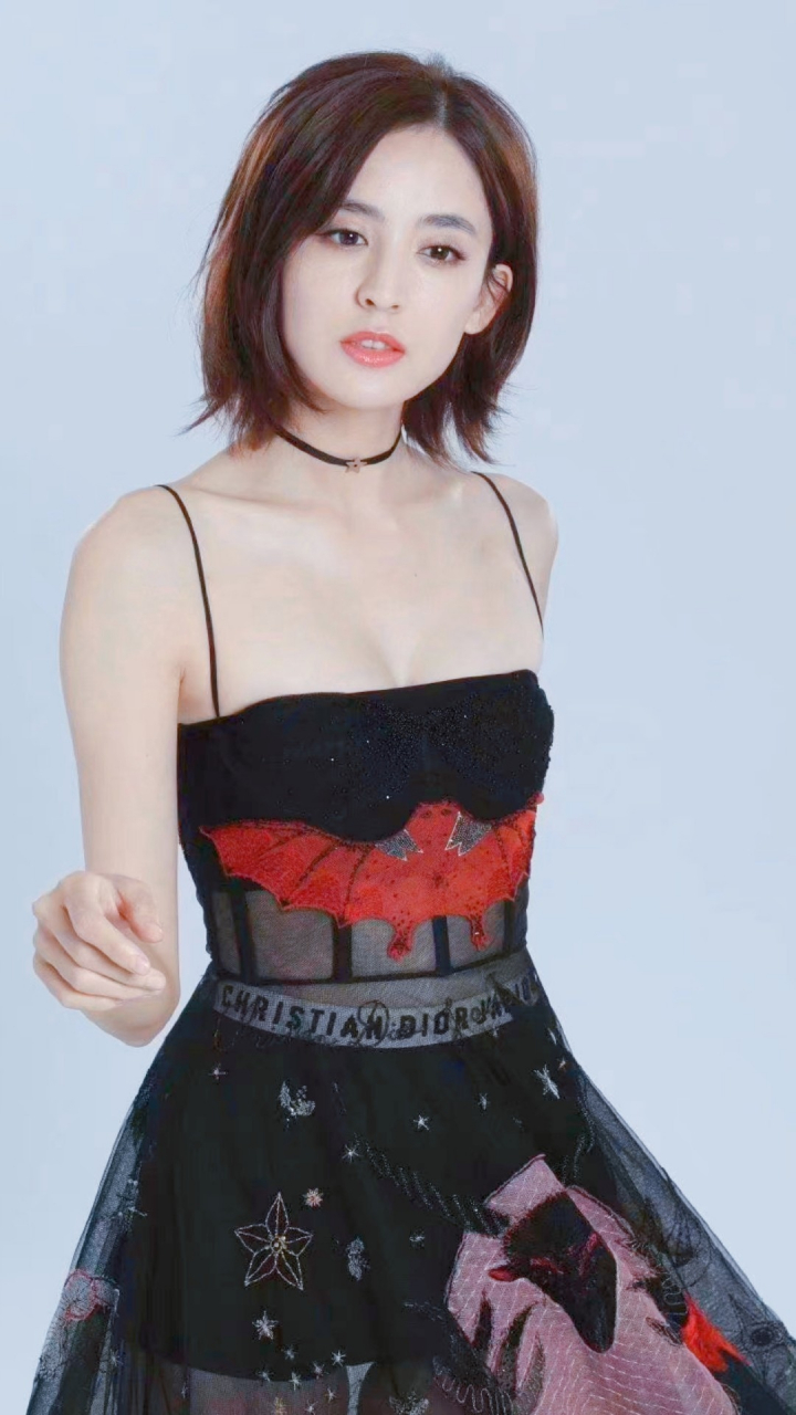 短发也温柔!古力娜扎新造型展现干练柔美