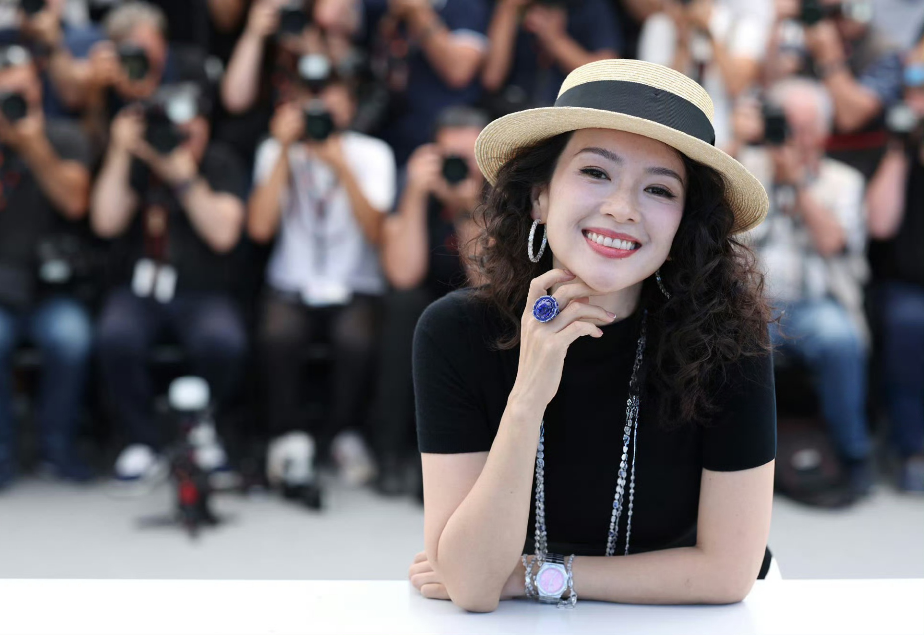 娱乐最前沿# #八卦娱乐明星# #娱乐# 章子怡的顶级骨相,确实姐姐这么