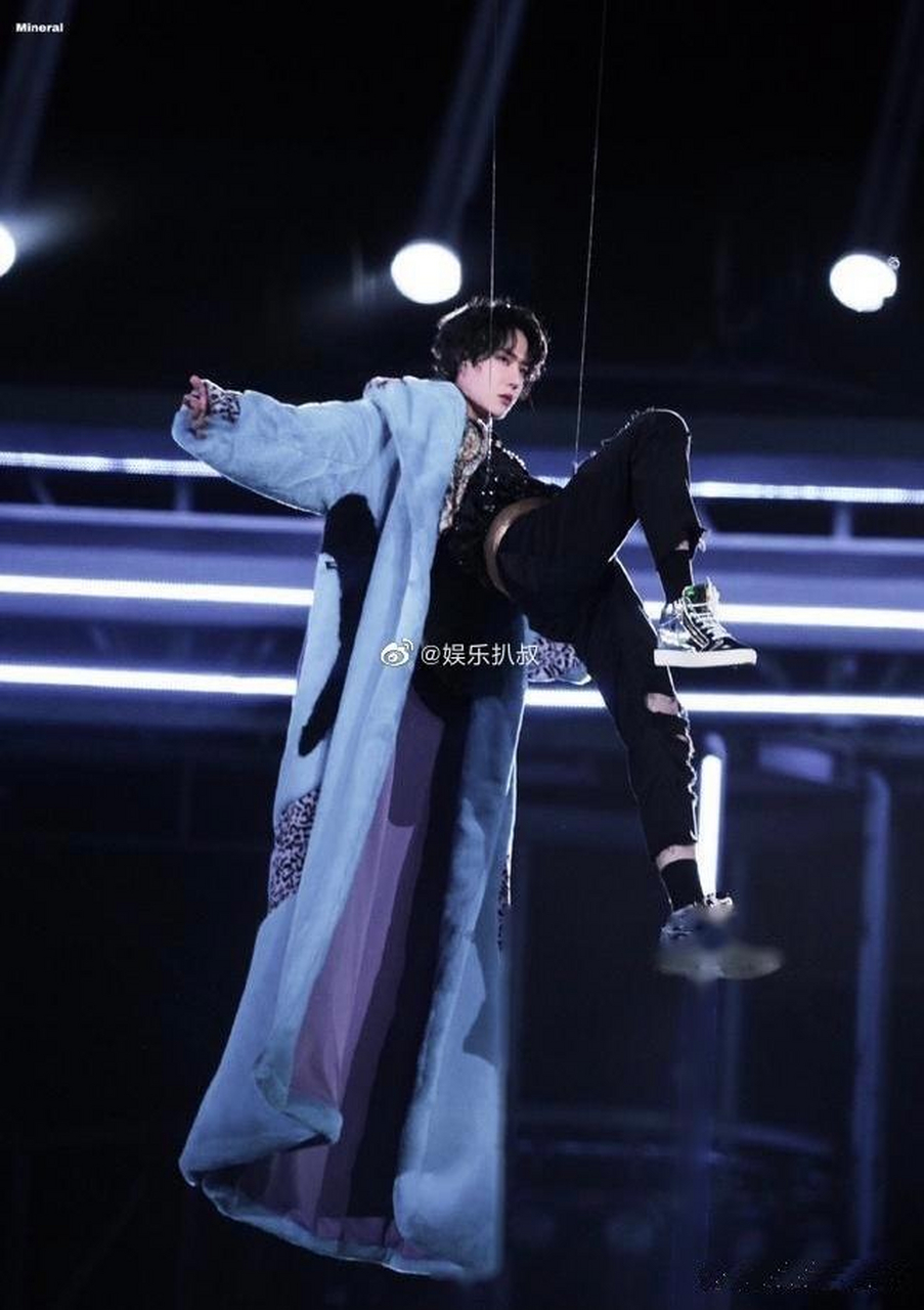 王一博身着nike超限定款