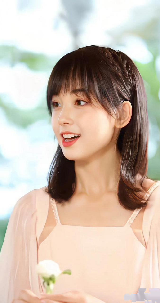 央视主持人王冰冰