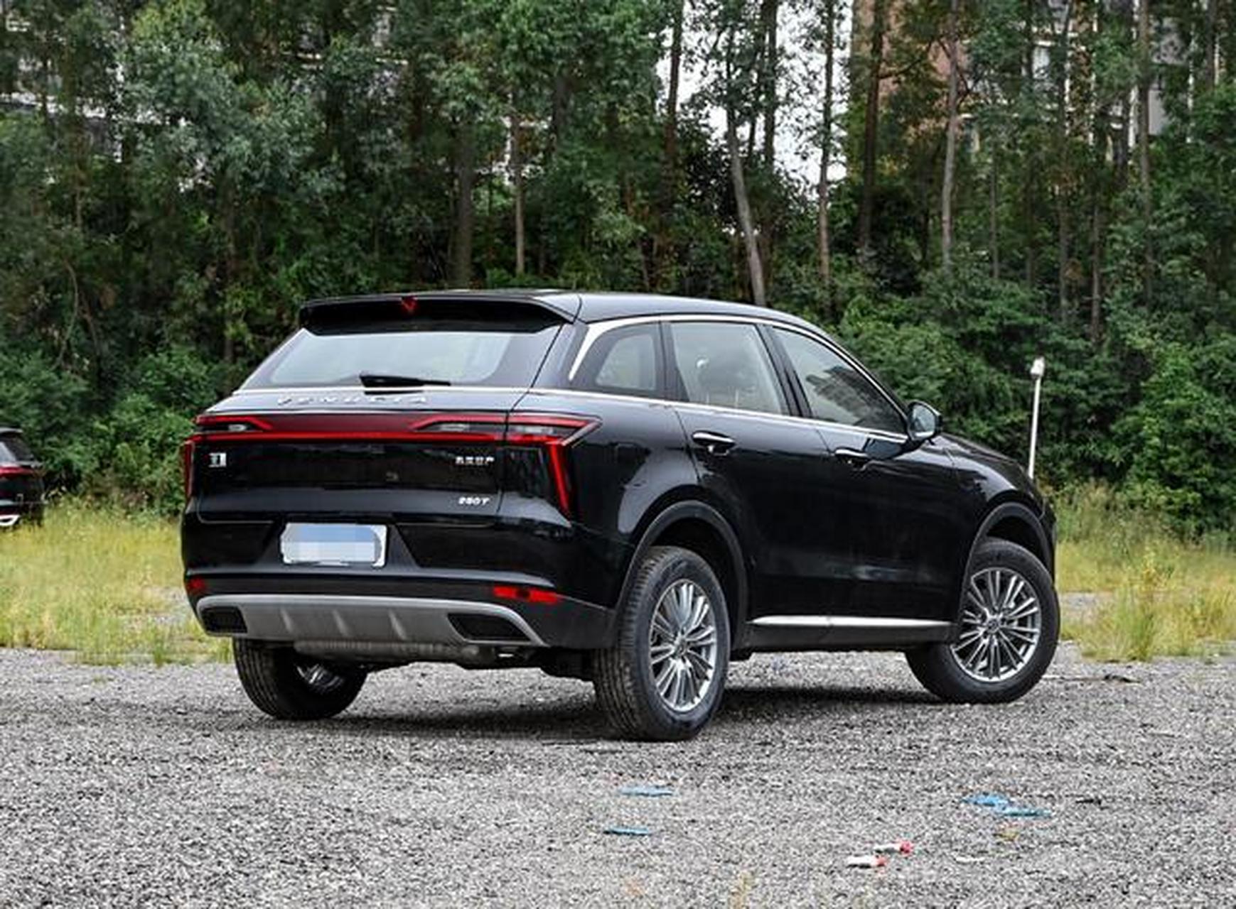 启辰星作为东风日产的小型suv,外形高档且内饰豪华,配备先进科技和