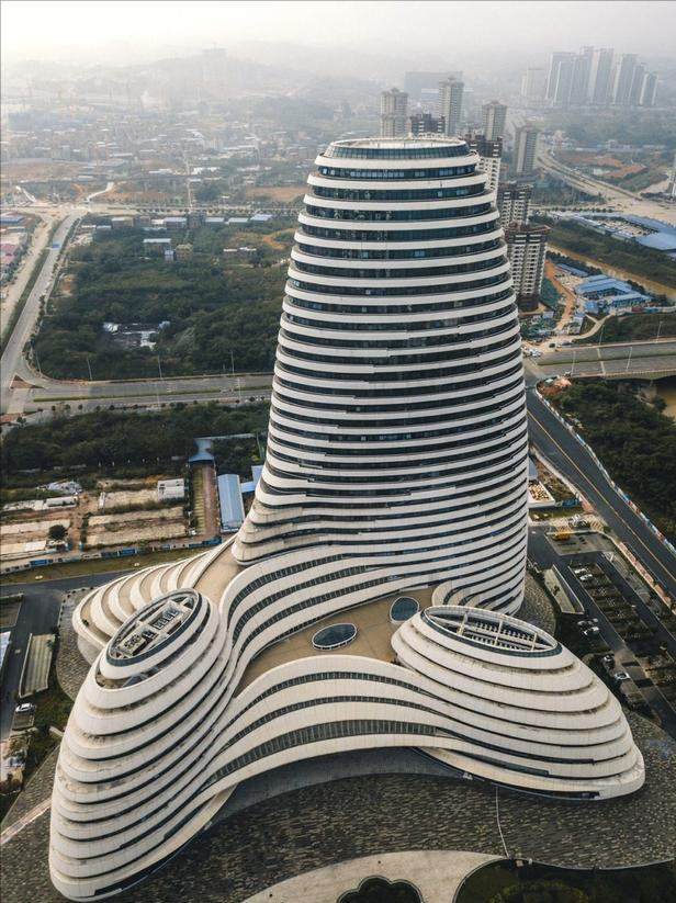 中国七大奇葩建筑:巨型滑稽"佛跳墙"一天被拆,人体博物馆上榜