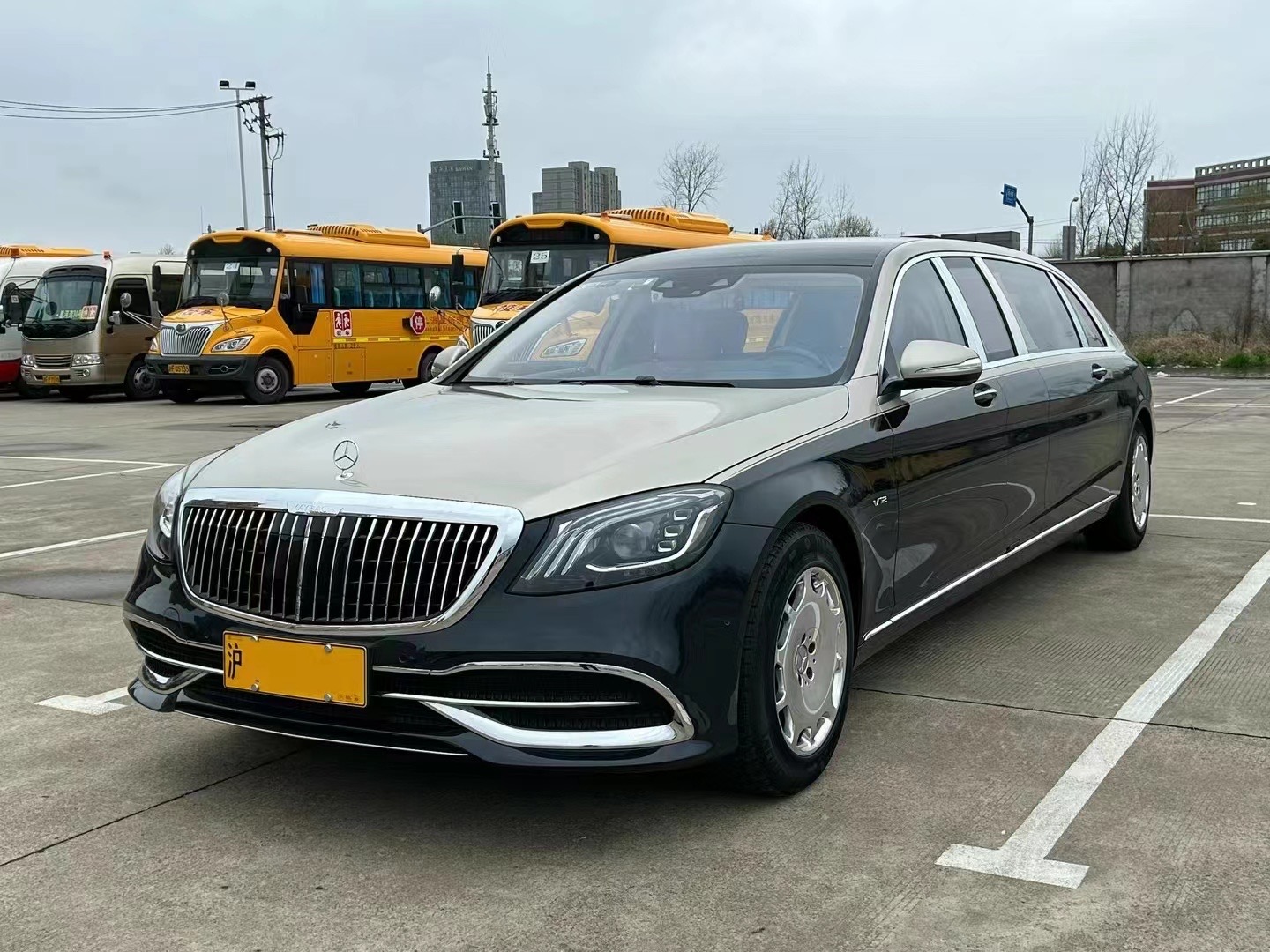 迈巴赫是奔驰吗?迈巴赫与奔驰:品牌背后的故事