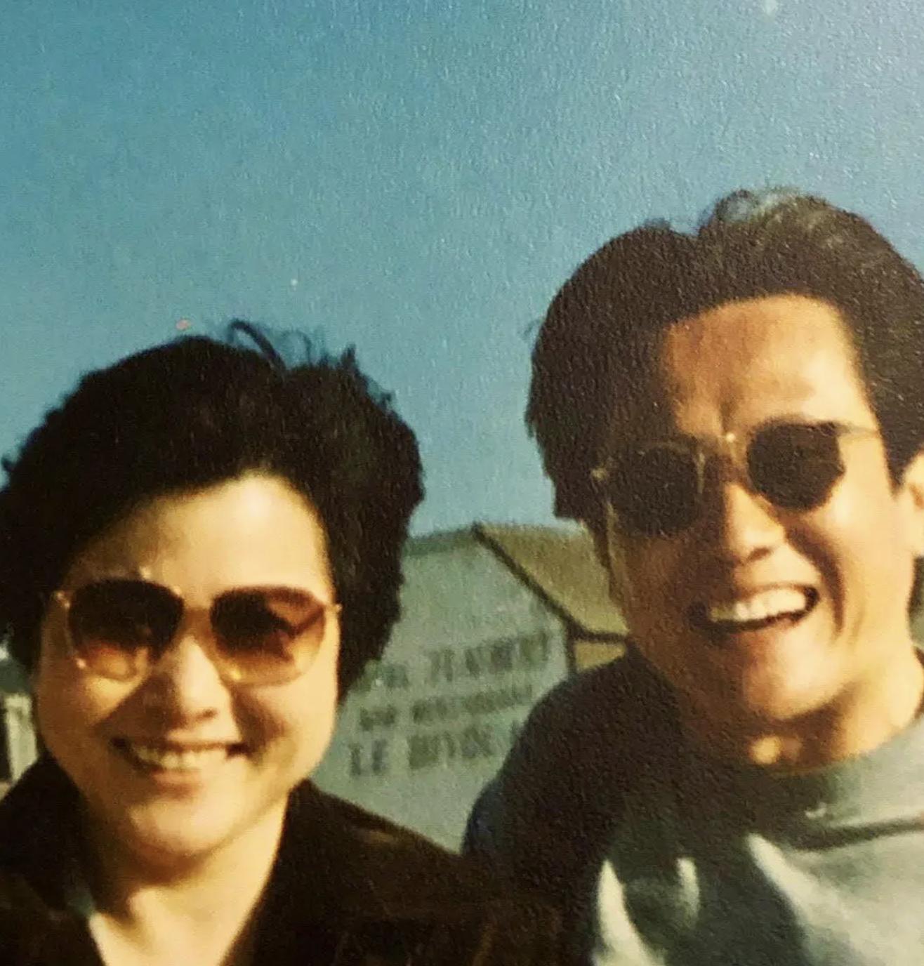 "纯净知音!演员张志坚62岁绽放,夺娶无私粉丝为伴"